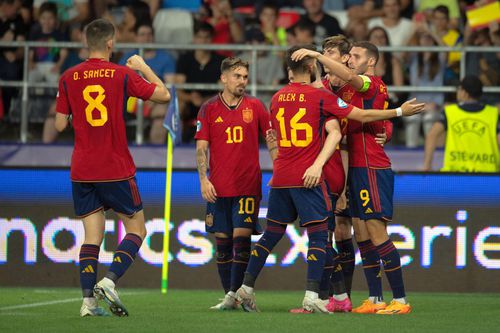 Jucătorii Spaniei U21 celebrează unul din golurile reușite cu Ucraina U21 // Foto: Raed Krishan
