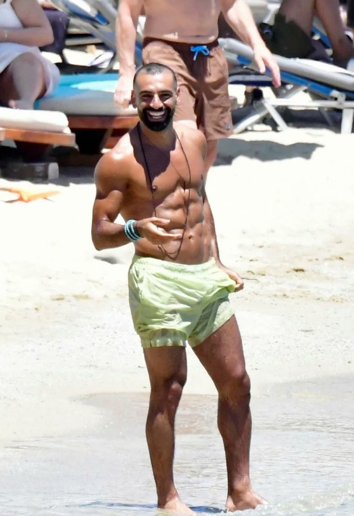 Unul dintre cei mai populari fotbaliști ai lumii, de nerecunoscut la plajă