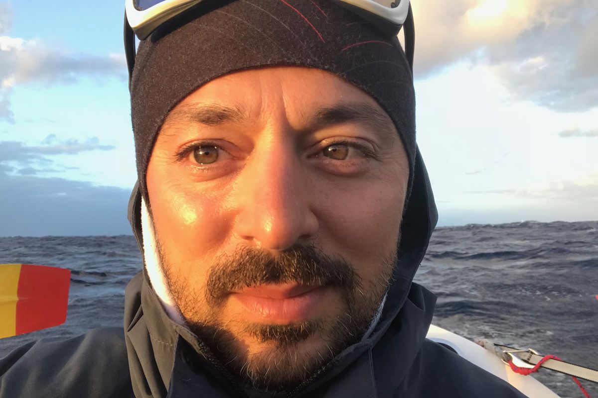 De pe canapea în cartea recordurilor! » Cum arată o zi din viața românului care a devenit primul om din lume cu 7 maratoane și 7 ultramaratoane încheiate pe 7 continente