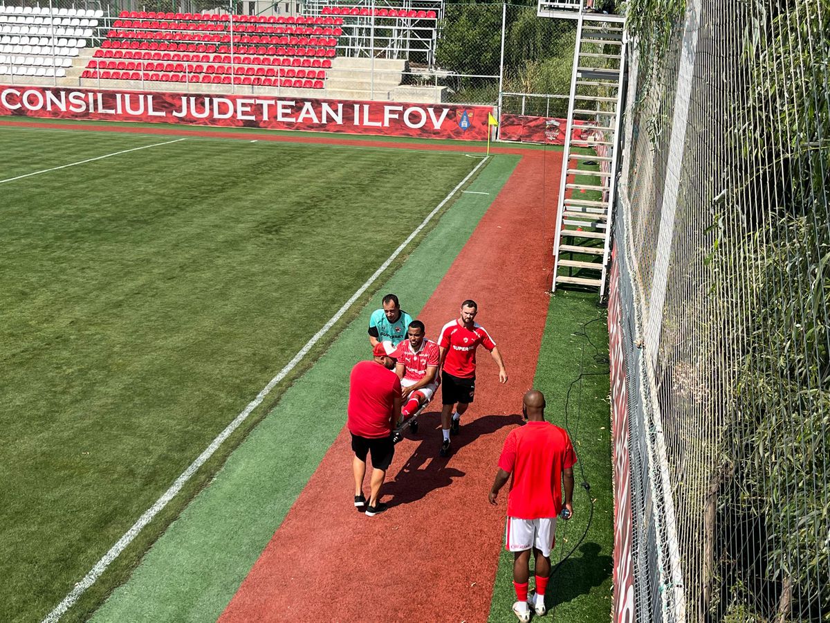 Maxime Sivis s-a accidentat în Dinamo - Tunari și a fost scos pe targă