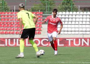 Dinamo - Tunari, ultimul test al „câinilor” înainte de startul noului sezon de Superliga » Maxime Sivis a fost scos pe targă de pe teren!