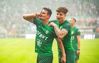 3 dintr-un foc în Bănie! Jucători noi pentru Mirel Rădoi: atacantul a ajuns pentru vizita medicală, fundașii au semnat pe 4 ani