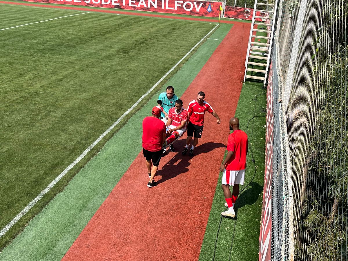 Maxime Sivis s-a accidentat în Dinamo - Tunari și a fost scos pe targă