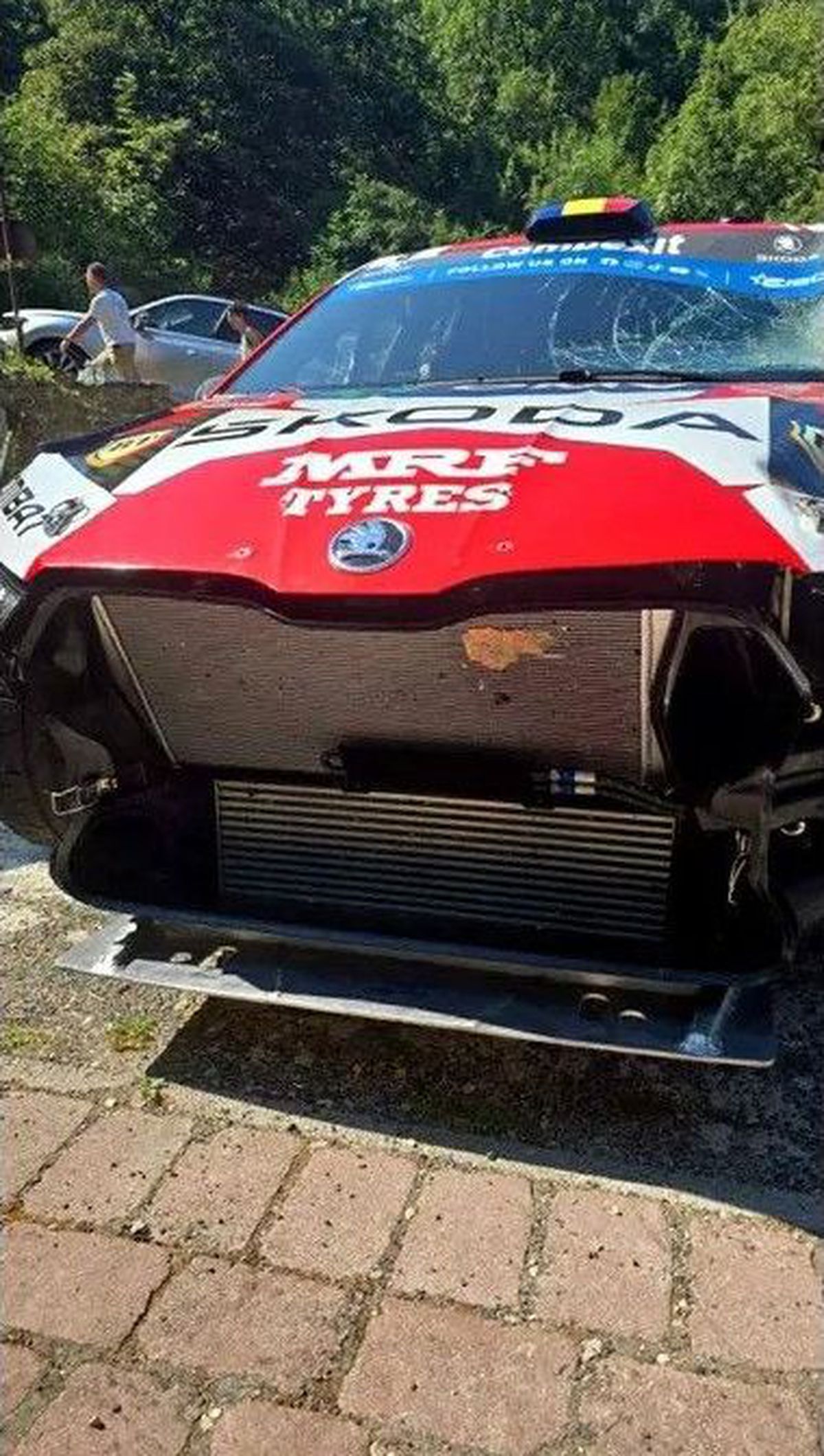 Simone Tempestini, accident în ultima etapă de raliuri » Multiplul campion național a lovit o vacă: iată cum arată mașina după impact