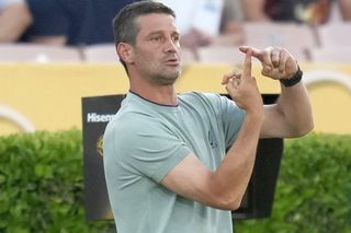 Primul fotbalist român care poate ajunge sub comanda lui Cristi Chivu la Inter