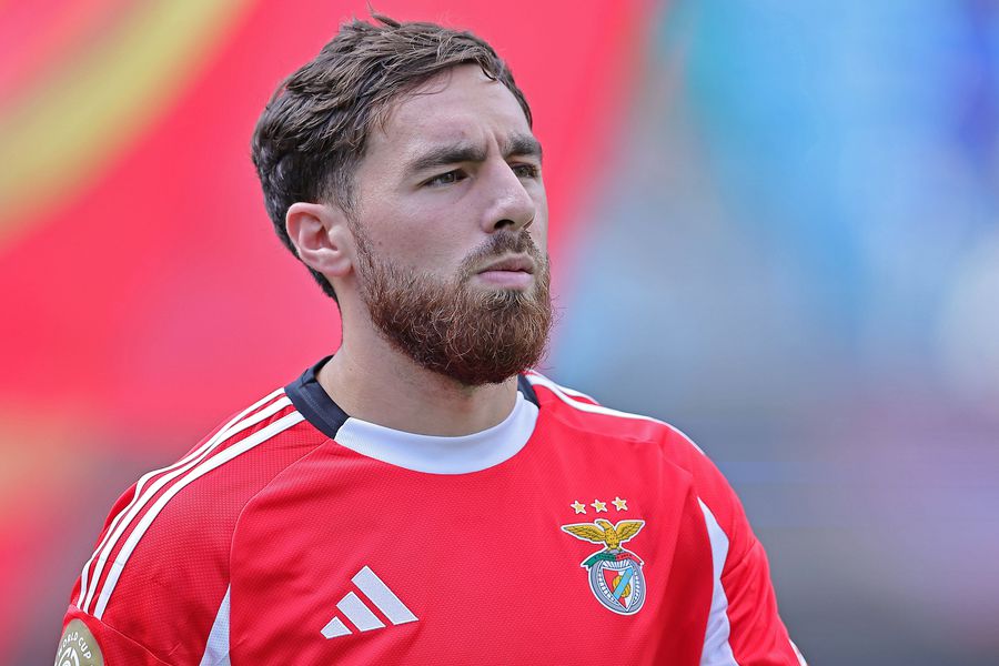 Cristi Chivu a găsit înlocuitor pentru Calhanoglu: jucătorul pe care vrea să îl transfere la Inter