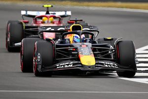 Marele Premiu de Formula 1 al Marii Britanii » Max Verstappen pleacă primul, dar va avea o zi grea