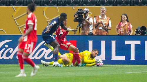 Donnarumma i-a prins lui Jamal Musiala glezna stângă sub el