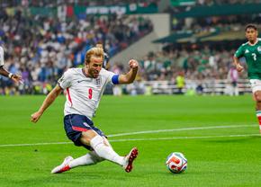Mexic - Anglia, în optimile de finală ale Campionatului Mondial » Mexicanii cer penalty. Arbitrul este chemat din VAR