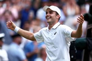 Unicul britanic rămas la Wimbledon e în „sferturi”, după ce l-a eliminat pe Grigor Dimitrov: „Stau aici, mă uit la fața ta și încă nu-mi vine să cred”