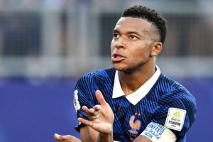 Kylian Mbappe, victima rasismului în Paraguay! Val de jigniri: „În loc de lapte matern, sugea nuci de cocos”