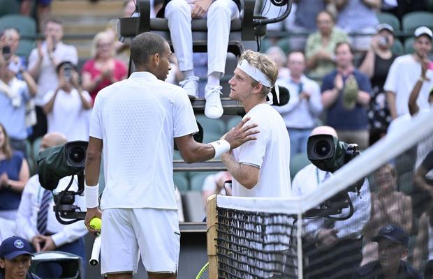 Criticat de Felix Auger-Aliassime, numărul 23 ATP se apără: „Văd stele verzi câteva secunde, apoi durerea dispare”