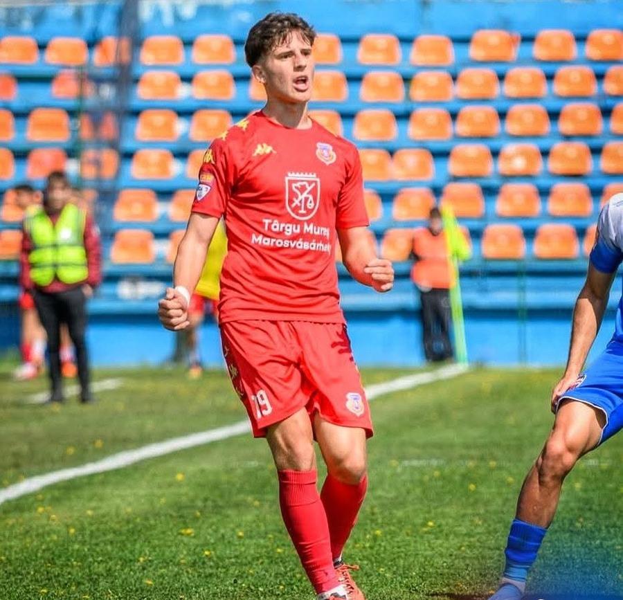 Ștefan Senciuc / Foto: Facebook ASA Târgu Mureș Rapid a mai transferat un jucător de la rivala din play-off » Internaționalul român a ajuns deja în cantonamentul din Austria