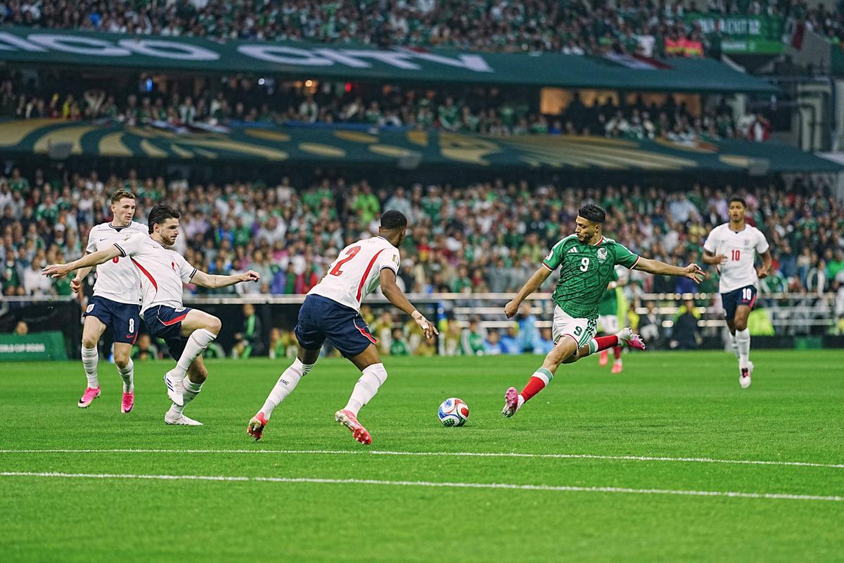 Mexic - Anglia, în optimile de finală ale Cupei Mondiale // foto: Imago