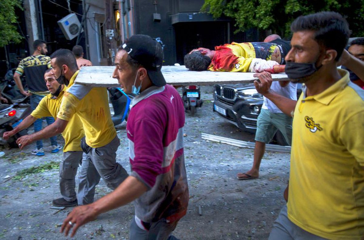 VIDEO Detalii cutremurătoare despre explozia din Beirut: „Am văzut oameni mutilați, fără picioare. Corpul meu tremura”