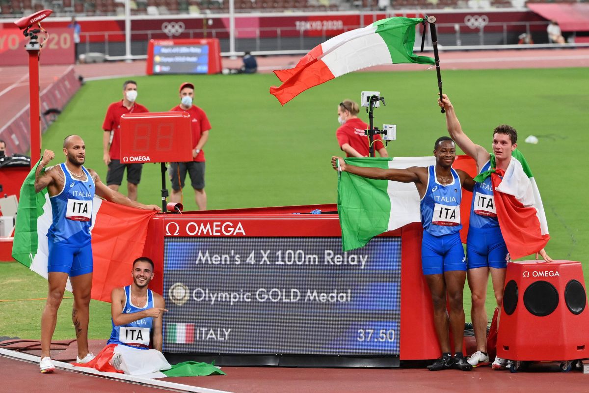 Italia șochează din nou la Tokyo! Revine senzațional la 4x100m și câștigă aurul la o sutime + Jamaica domină finală feminină
