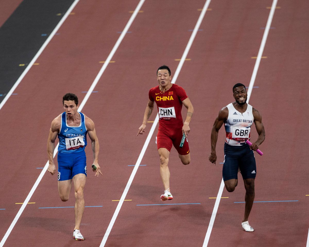 Italia șochează din nou la Tokyo! Revine senzațional la 4x100m și câștigă aurul la o sutime + Jamaica domină finală feminină