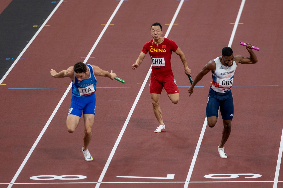 Italia șochează din nou la Tokyo! Revine senzațional la 4x100m și câștigă aurul la o sutime + Jamaica domină finală feminină