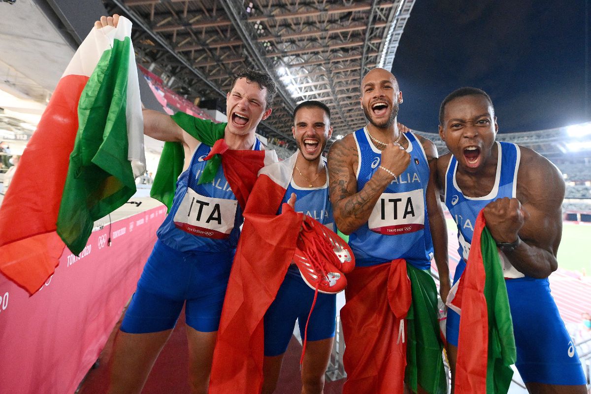 Italia șochează din nou la Tokyo! Revine senzațional la 4x100m și câștigă aurul la o sutime + Jamaica domină finală feminină