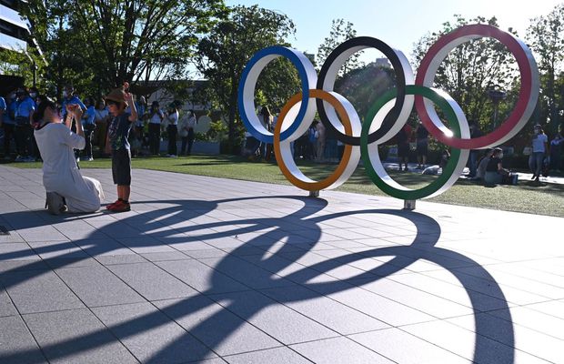 Reportaj de senzație din Tokyo: 13 episoade despre realitatea din Japonia, țară a contrastelor și a obiceiurilor complet diferite față de orice alt colț al planetei