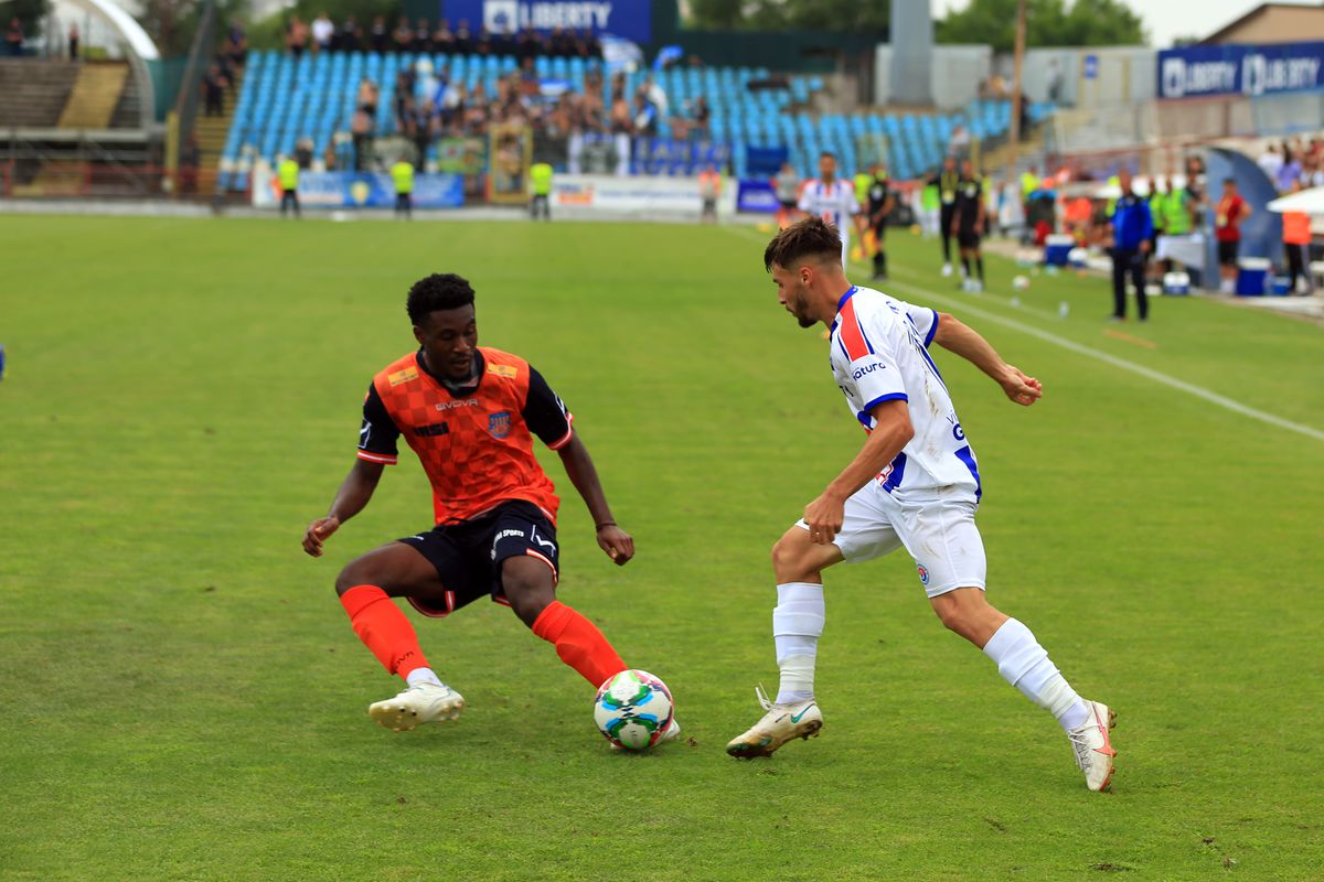 Scandal cu Delia pe fundal înainte de Oțelul - Poli Iași » Mai mulți fani au sărit la bătaie!