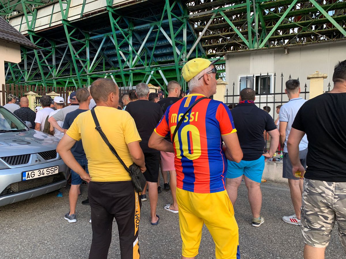 Primul venit, primul servit la CS Mioveni - FCSB » Decizia organizatorilor poate provoca un adevărat haos în tribune