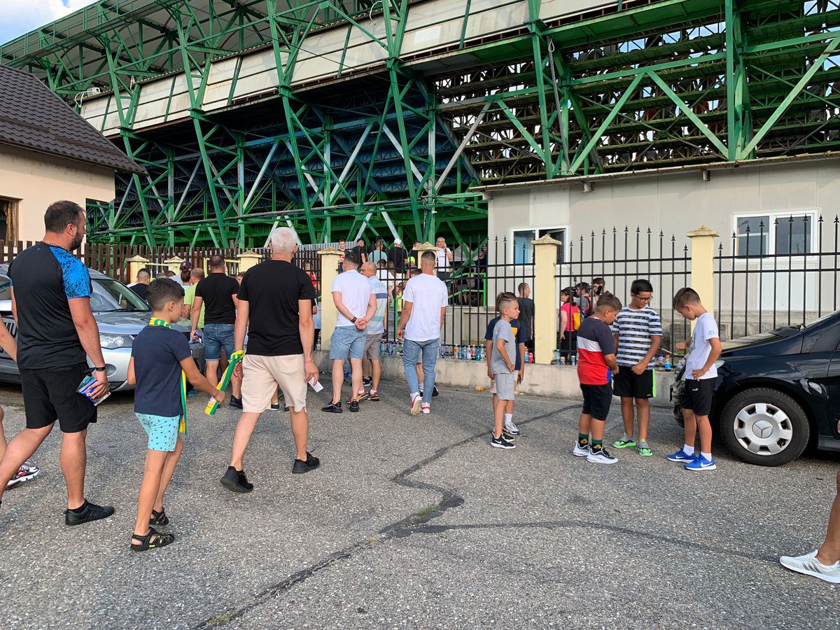 Primul venit, primul servit la CS Mioveni - FCSB » Decizia organizatorilor poate provoca un adevărat haos în tribune