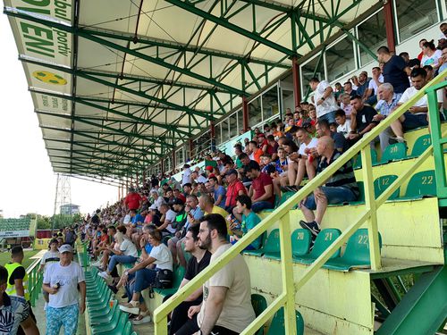 Gigi Becali, finanțatorul celor de la FCSB, i-a promis primarului din Mioveni, Ion Georgescu, că va participa la meciul direct dintre cele două formații. Omul de afaceri nu a făcut deplasare în micuțul oraș argeșean.