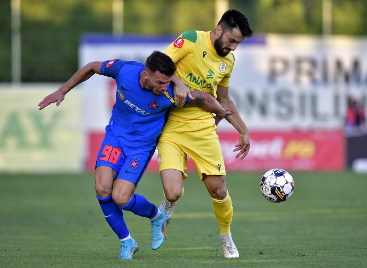 Ce a remarcat Cristi Dulca în primul meci al fiului său la FCSB: „Nu trebuie să ne ascundem”