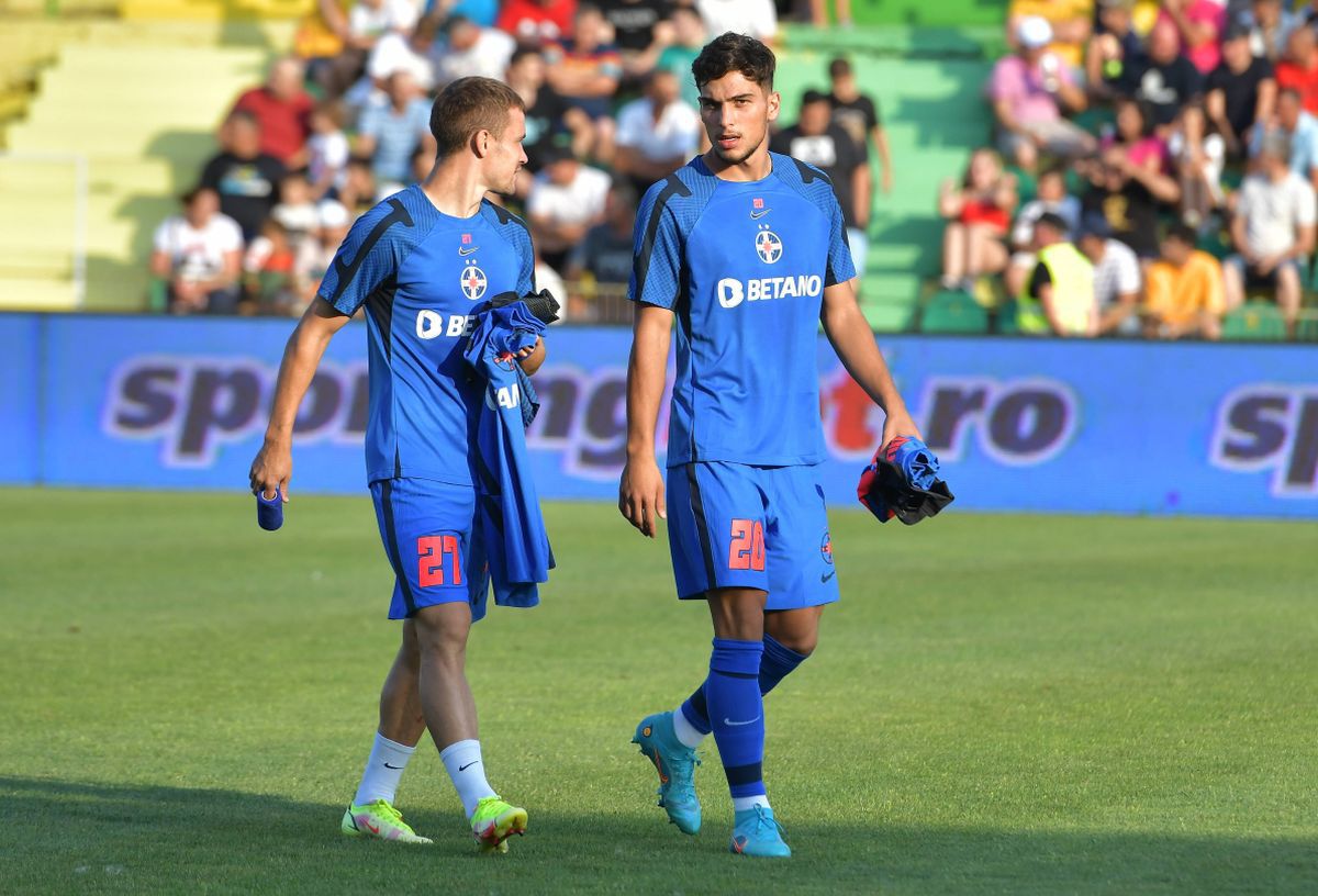 Olaru trage un semnal de alarmă: „Aducem multe mingi în față, ne-ar ajuta un atacant” + Ce spun jucătorii noi