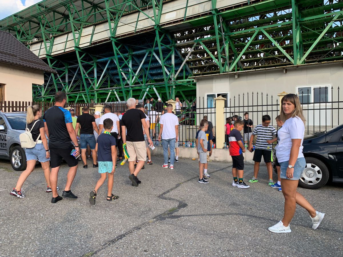 Primul venit, primul servit la CS Mioveni - FCSB » Decizia organizatorilor poate provoca un adevărat haos în tribune