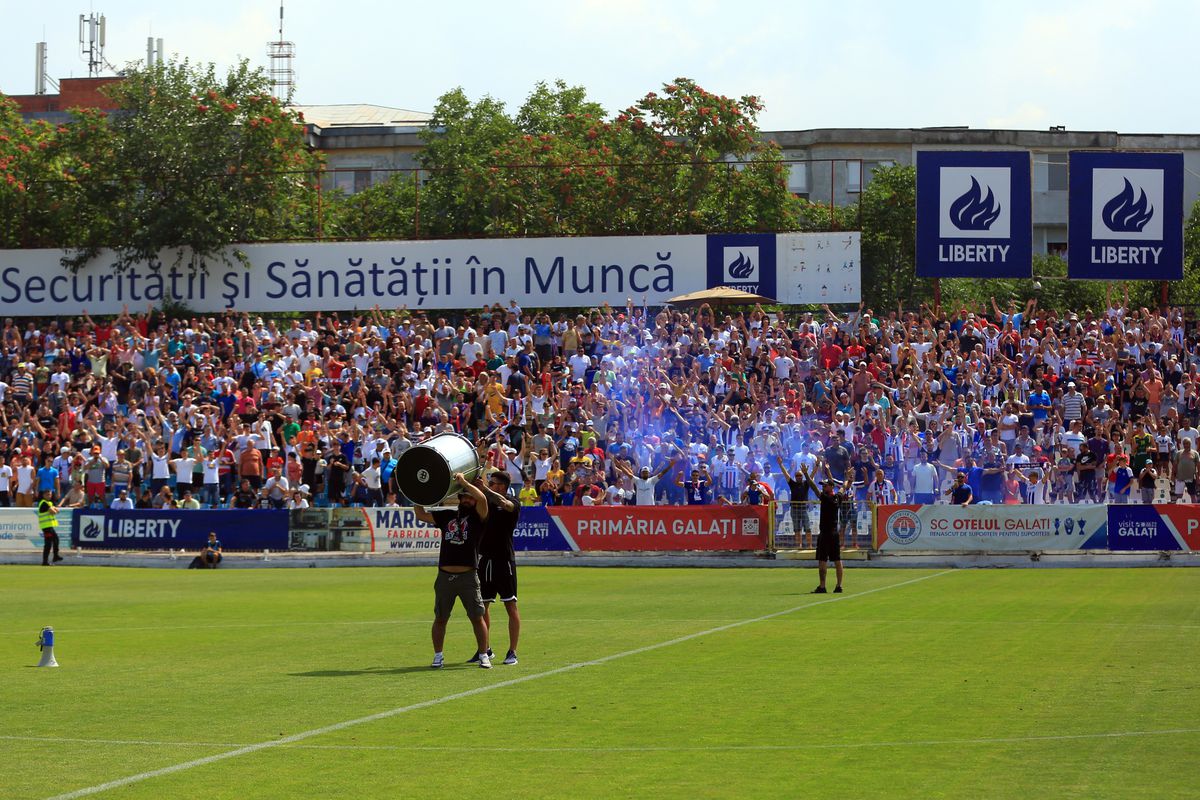 Scandal cu Delia pe fundal înainte de Oțelul - Poli Iași » Mai mulți fani au sărit la bătaie!