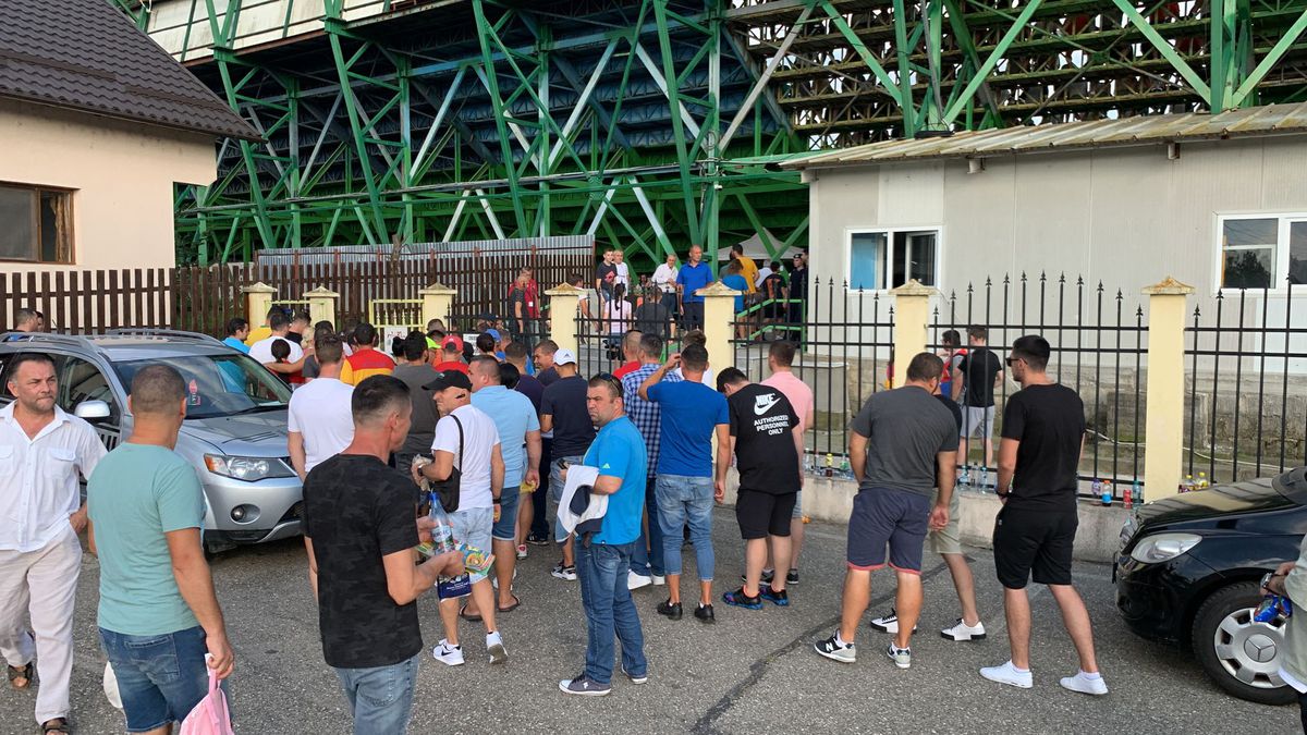 Primul venit, primul servit la CS Mioveni - FCSB » Decizia organizatorilor poate provoca un adevărat haos în tribune