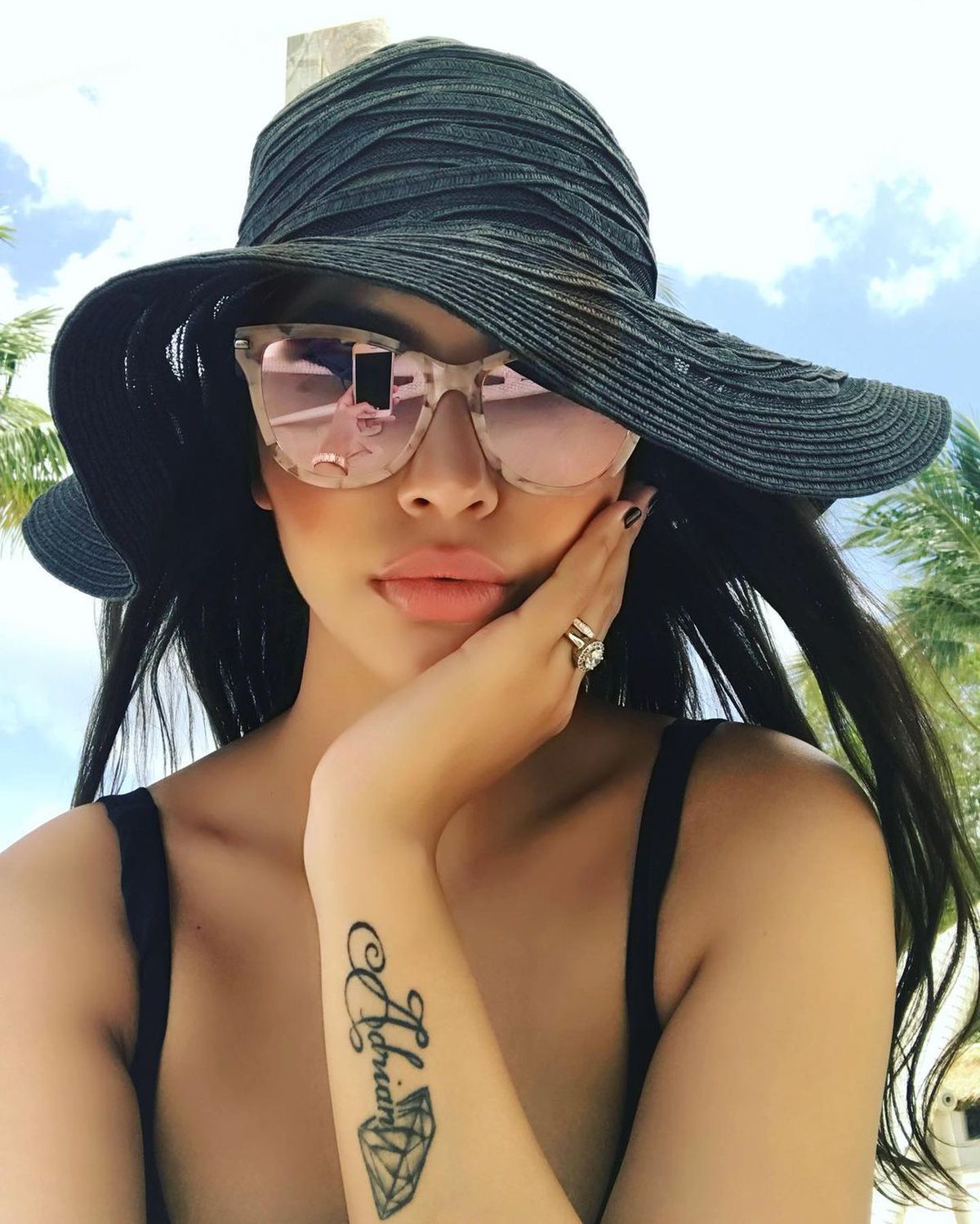 Cu ce se ocupă soția lui Adrian Mutu » Sandra, apariție cu bijuterii de zeci de mii de euro