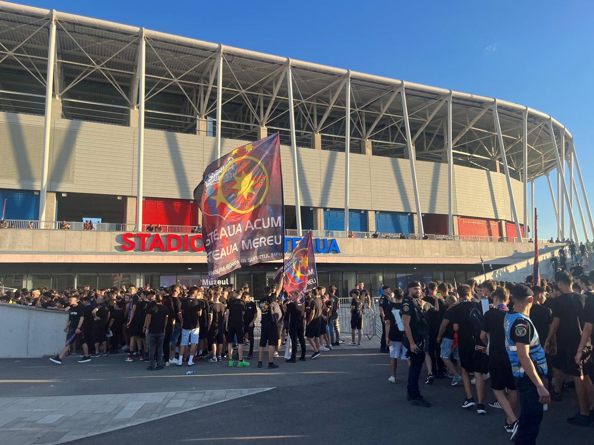 Ce s-a auzit la stația de amplificare din Ghencea înainte de FCSB - CFR Cluj: „În această seară, suporterii roș-albaștri din tribună poartă un singur nume...”