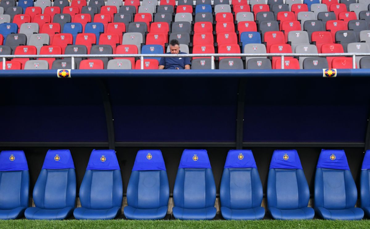 Ce s-a auzit la stația de amplificare din Ghencea înainte de FCSB - CFR Cluj: „În această seară, suporterii roș-albaștri din tribună poartă un singur nume...”