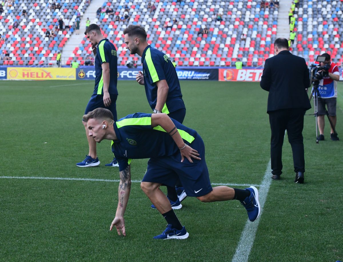 Ce s-a auzit la stația de amplificare din Ghencea înainte de FCSB - CFR Cluj: „În această seară, suporterii roș-albaștri din tribună poartă un singur nume...”