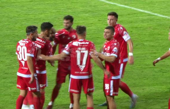 10 detalii de la U Cluj - Dinamo 1-1: moment special cu Hațegan, gestul lui Politic + asistentul a țipat la dinamoviști: „Voi nu știți regulile?! Cițiti-le!”