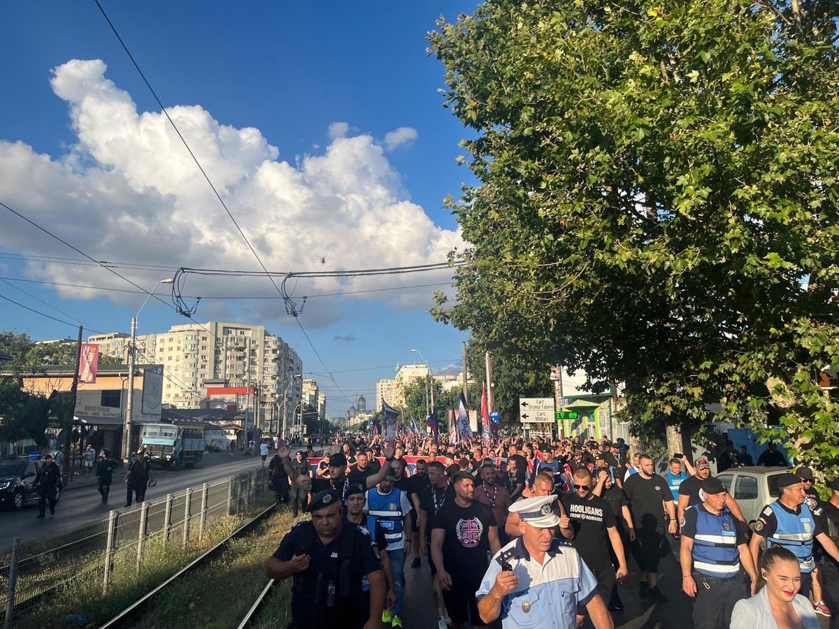 Ce s-a auzit la stația de amplificare din Ghencea înainte de FCSB - CFR Cluj: „În această seară, suporterii roș-albaștri din tribună poartă un singur nume...”