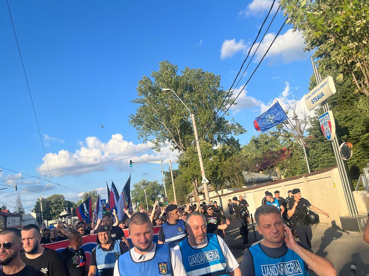 Ce s-a auzit la stația de amplificare din Ghencea înainte de FCSB - CFR Cluj: „În această seară, suporterii roș-albaștri din tribună poartă un singur nume...”