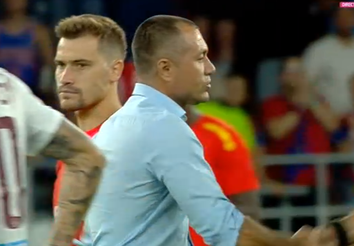 Adrian Ilie a dat startul meciului la revenirea FCSB în Ghencea » „Cobra”, aplauze la scenă deschisă!