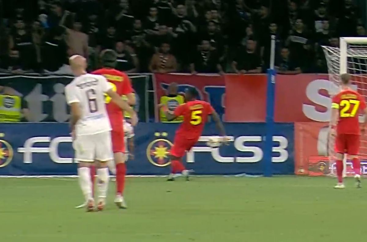 Dawa a atins mingea cu mâna în FCSB - CFR