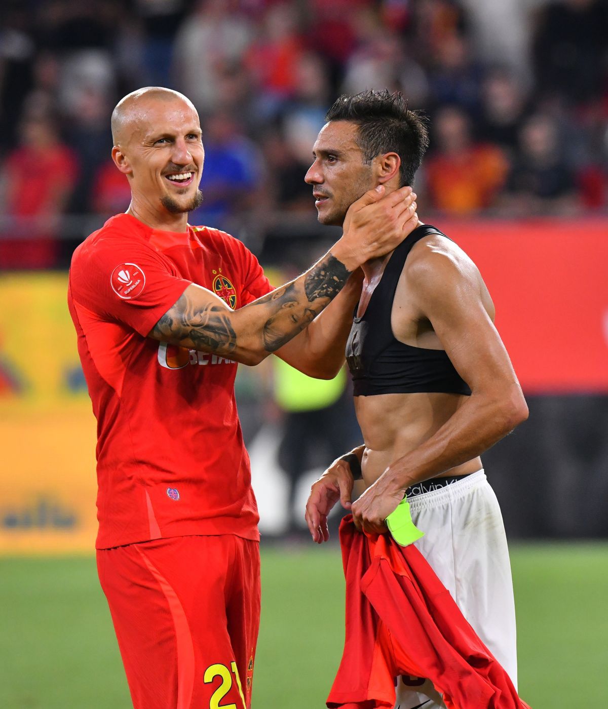 Discurs-manifest la pauza meciului FCSB - CFR Cluj: „În vremea în care ne luptăm pentru titulaturi, ne pierdem viitorul”