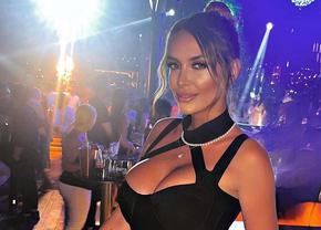 Cum a apărut fosta cucerire a lui Adrian Cristea la Untold! Andreea Roșca a purtat cea mai sexy ținută