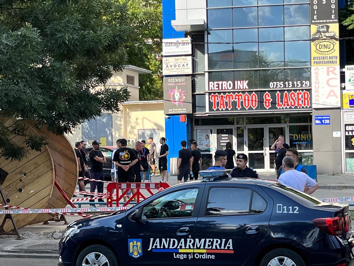 Ce s-a auzit la stația de amplificare din Ghencea înainte de FCSB - CFR Cluj: „În această seară, suporterii roș-albaștri din tribună poartă un singur nume...”