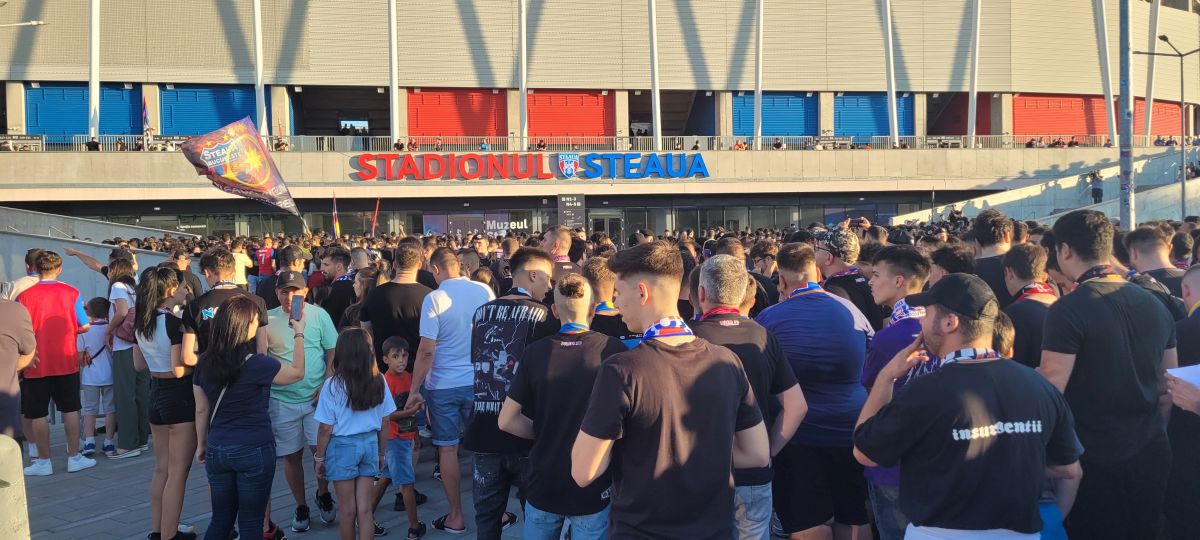 Ce s-a auzit la stația de amplificare din Ghencea înainte de FCSB - CFR Cluj: „În această seară, suporterii roș-albaștri din tribună poartă un singur nume...”