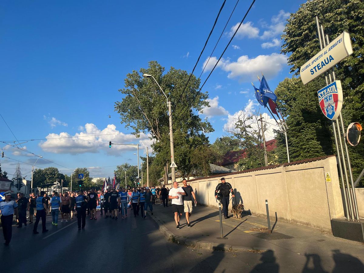 Ce s-a auzit la stația de amplificare din Ghencea înainte de FCSB - CFR Cluj: „În această seară, suporterii roș-albaștri din tribună poartă un singur nume...”