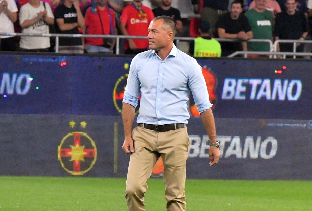 Adrian Ilie a dat startul meciului la revenirea FCSB în Ghencea » „Cobra”, aplauze la scenă deschisă!