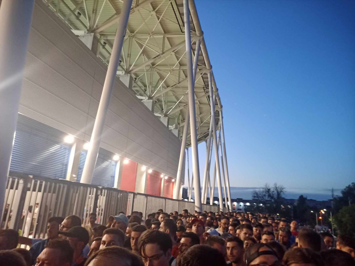 Haos la porțile de intrare înainte de FCSB - CFR Cluj