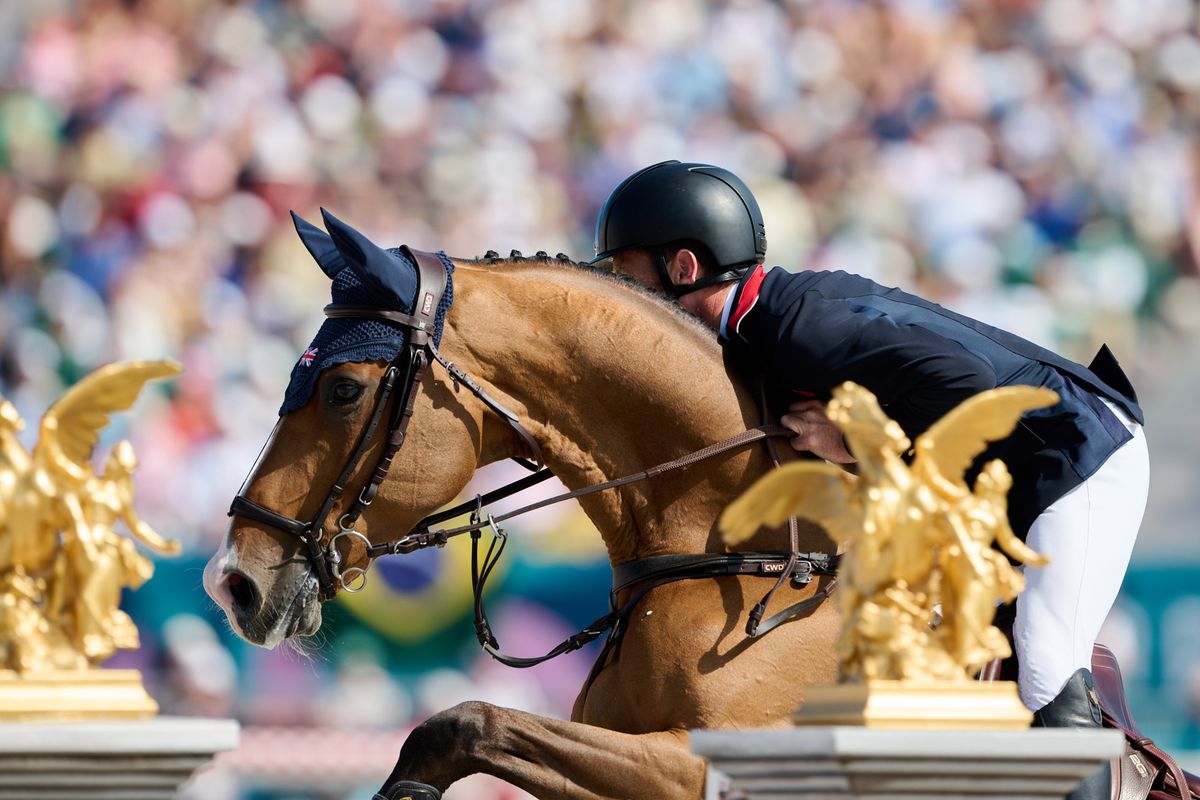 Un sport contestat a adunat 16.500 de oameni în tribune la ultima sa probă, câștigată de germanul Christian Kukuk cu superbul cal Checker 47